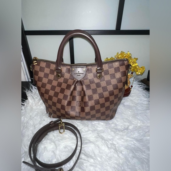 Handbags - 🔥Like New💕LV Sienna Pm Complete Inclusion